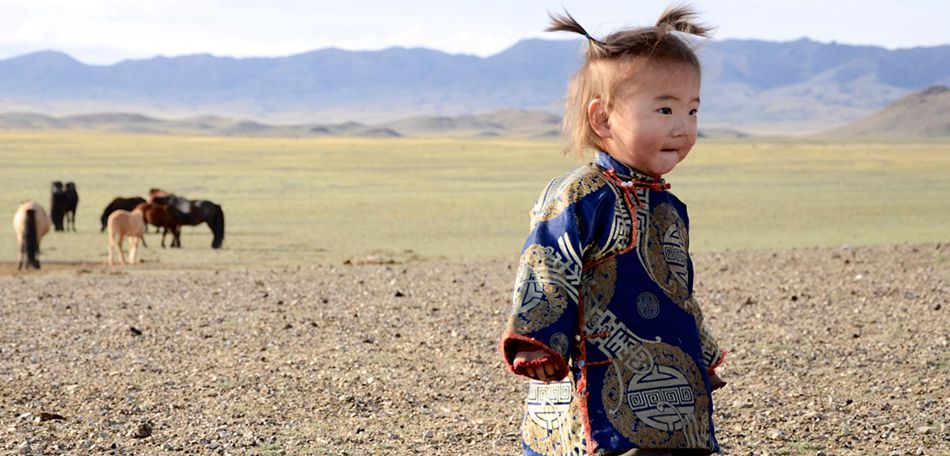 草原上的蒙古儿童