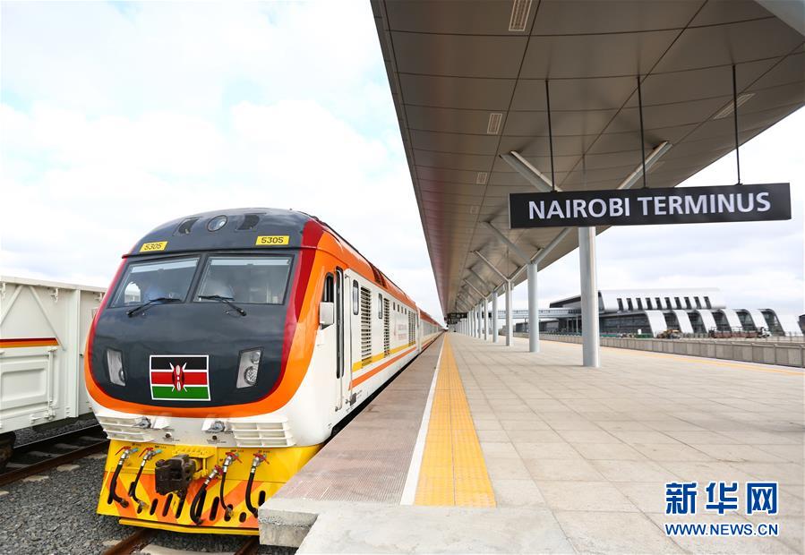 4月27日，一辆列车停靠在肯尼亚蒙内铁路内罗毕南站。