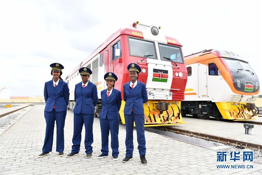 “中国师傅教我开火车！”——肯尼亚首批女火车司机亮相蒙内铁路