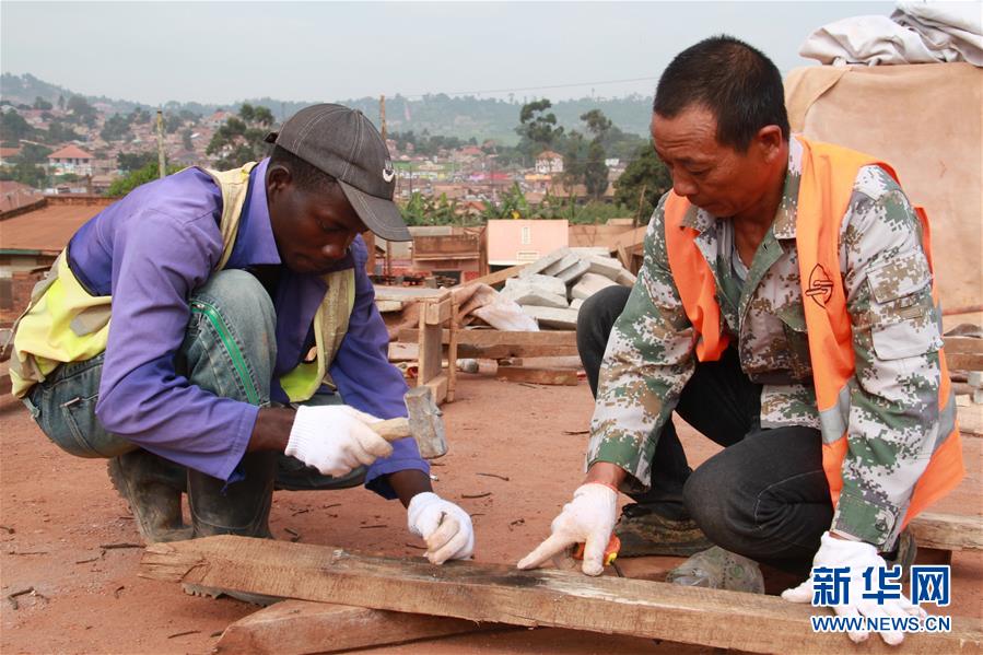 中国筑路技术助力乌干达发展