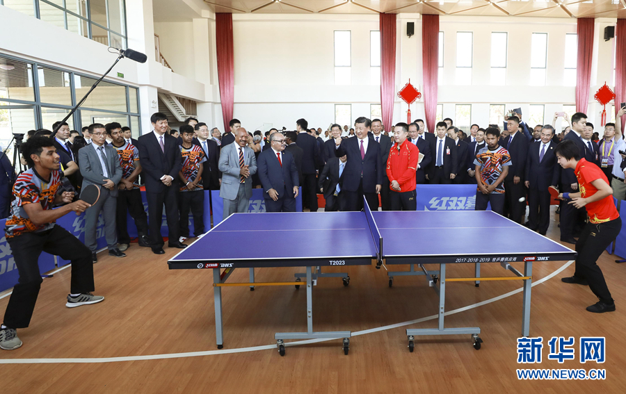 习近平和奥尼尔共同出席中国援建的布图卡学园启用仪式