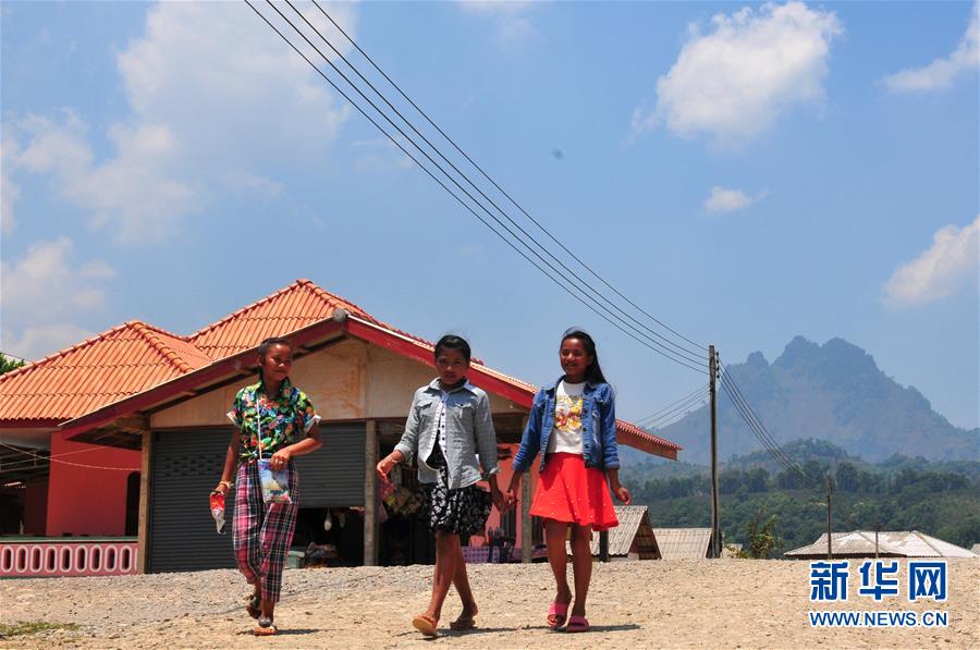 中老合作水电站给老挝山区带来新变化