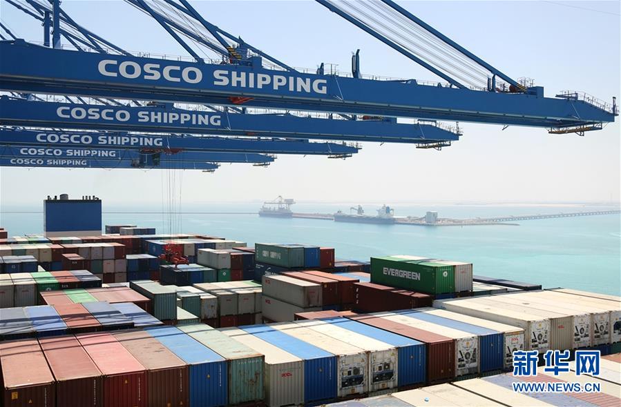 “中远海运太阳轮”集装箱船首航抵达阿联酋
