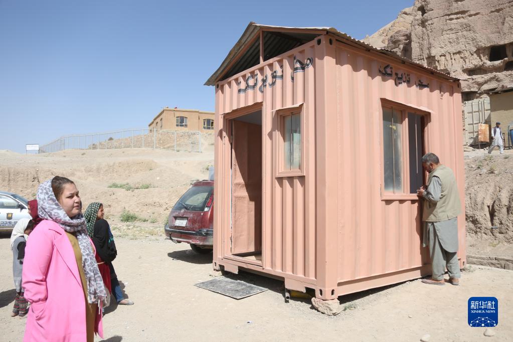 这是7月13日在阿富汗巴米扬拍摄的文物保护工作站。
