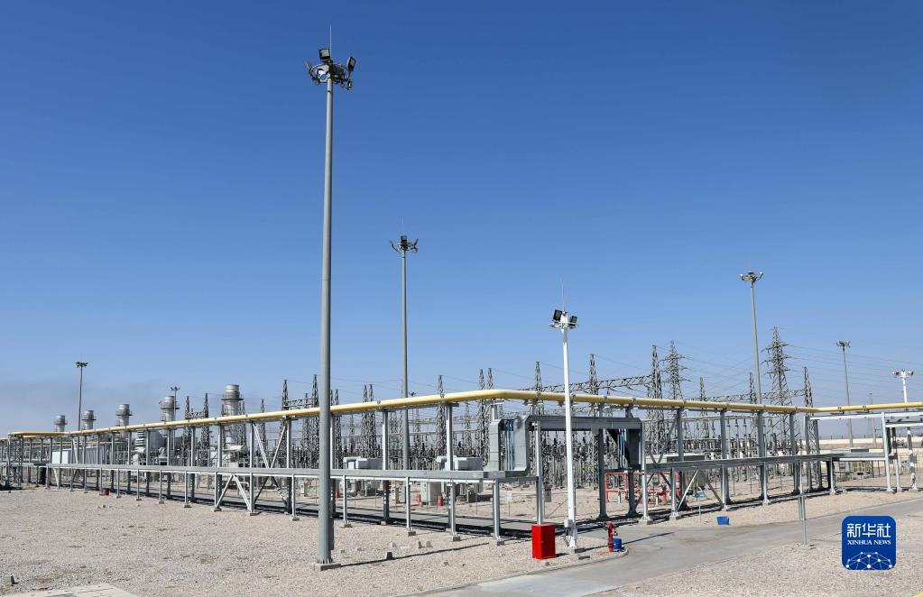 这是9月25日拍摄的位于伊拉克米桑省的哈法亚油田电厂。新华社发（哈利勒·达伍德摄）