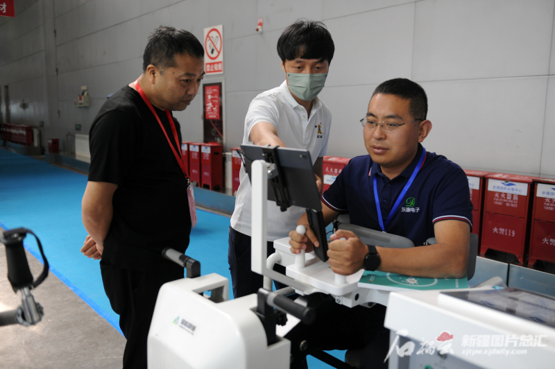 第六届新疆亚欧国际医疗器械博览会开幕